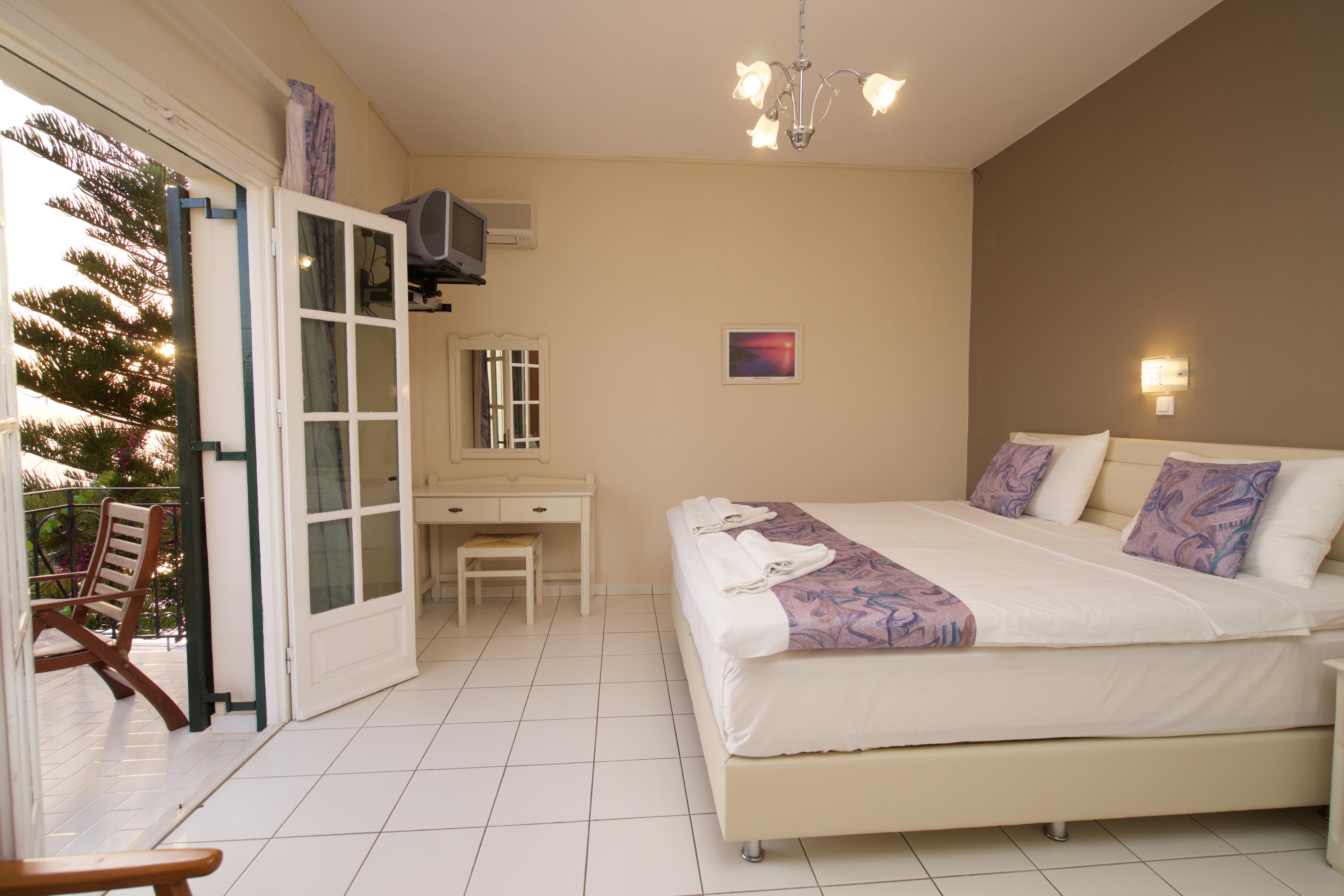 Studios Vrionis Panoramic Sunset Mesovounia  Exterior photo