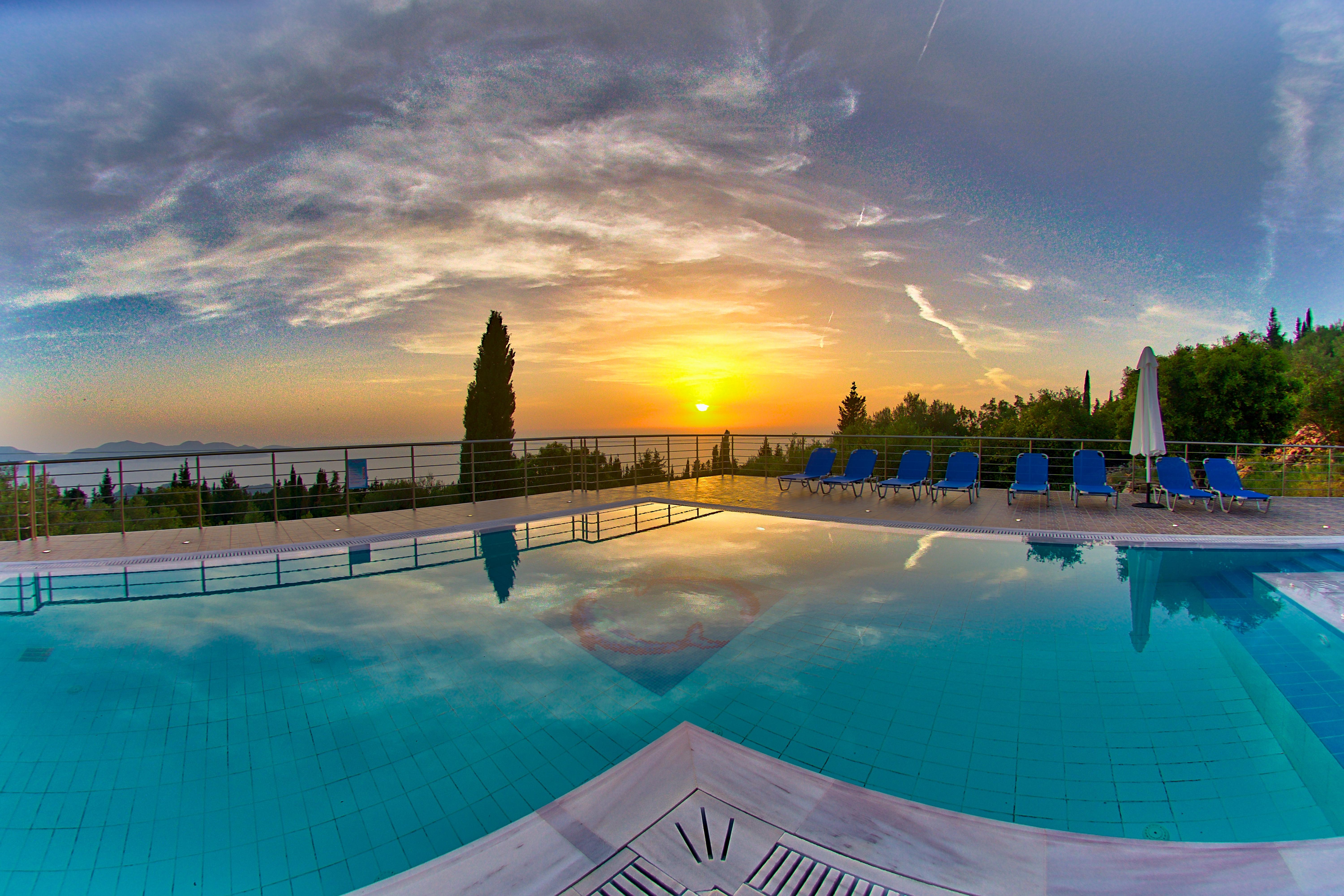 Studios Vrionis Panoramic Sunset Mesovounia  Exterior photo